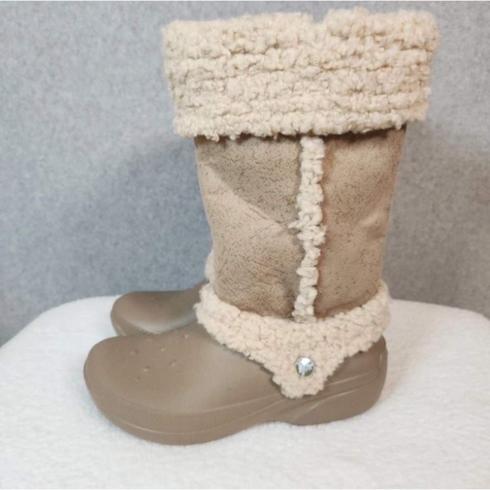 Womens Crocs Nadia Taupe Faux Fur Sherpa Lined Comfort Winter Boots Size 7